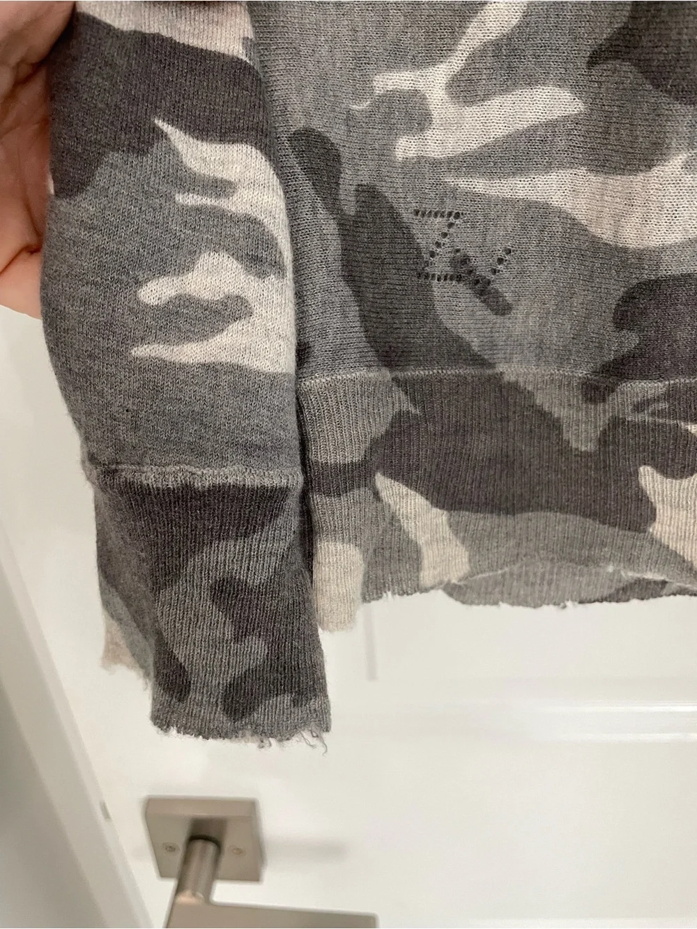 Zadig & Voltaire 100% Cashmere Crisp Camou Lightweight Sweater. 14